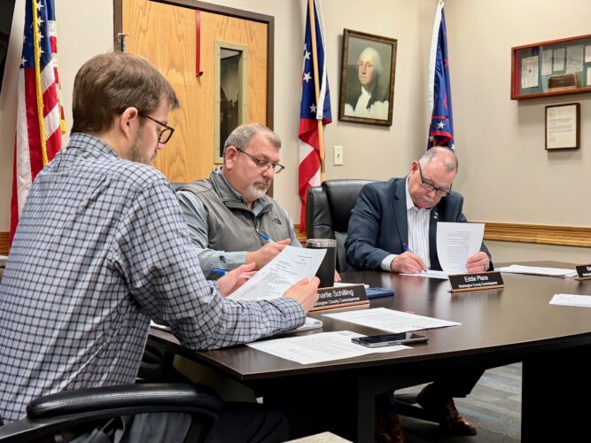 Disputes over data centers and NDA during Washington County Commission meeting